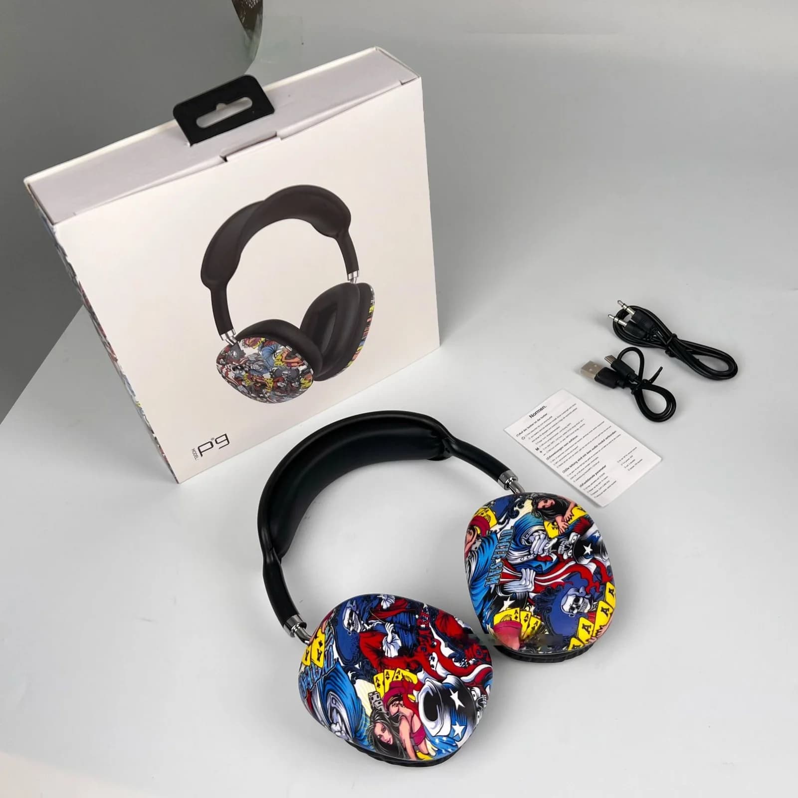 Fon Telinga Bluetooth Over-Ear Grafiti dengan Radio FM & Slot Kad TF